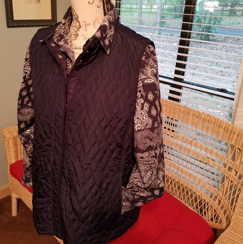 Classic Croft & Barrow navy quilted vest
